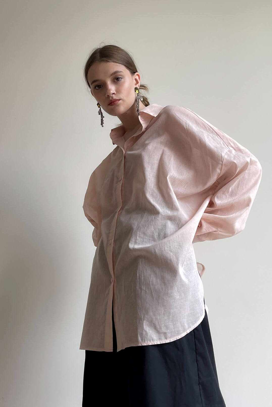 Блуза оversize из батиста розовая PE.100.2212.07.46.099 от интернет-магазина PFG STUDIO