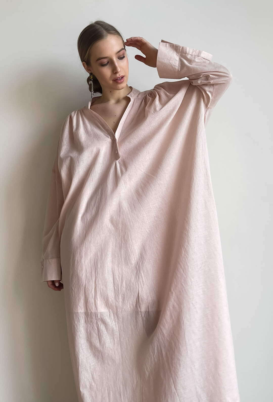 Платье кафтан из батиста розовое PE.100.2212.05.123.099 от интернет-магазина PFG STUDIO