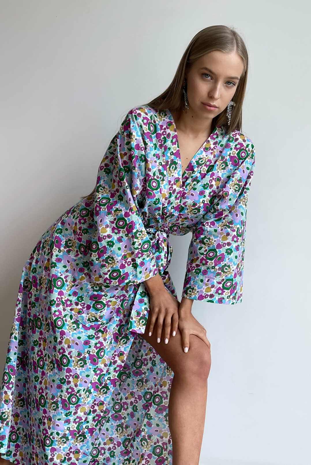 Платье халат в цветочный принт PE.100.2212.05.128.150 от интернет-магазина PFG STUDIO